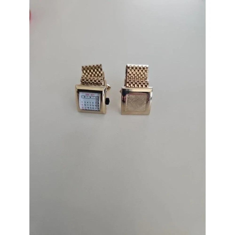 Vintage 1971 Mens Gold Tone Calendar Cufflinks Novelty Gadget Mesh Band Wrap